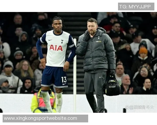 乌多吉回忆被持枪威胁经历热刺夺欧联杯如梦初醒的感受